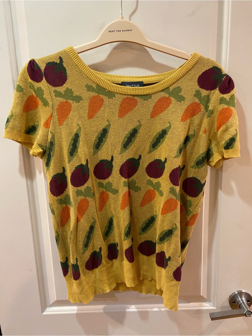 Modcloth Yellow Short-Sleeve Knit Top with Vegetable Pattern size L